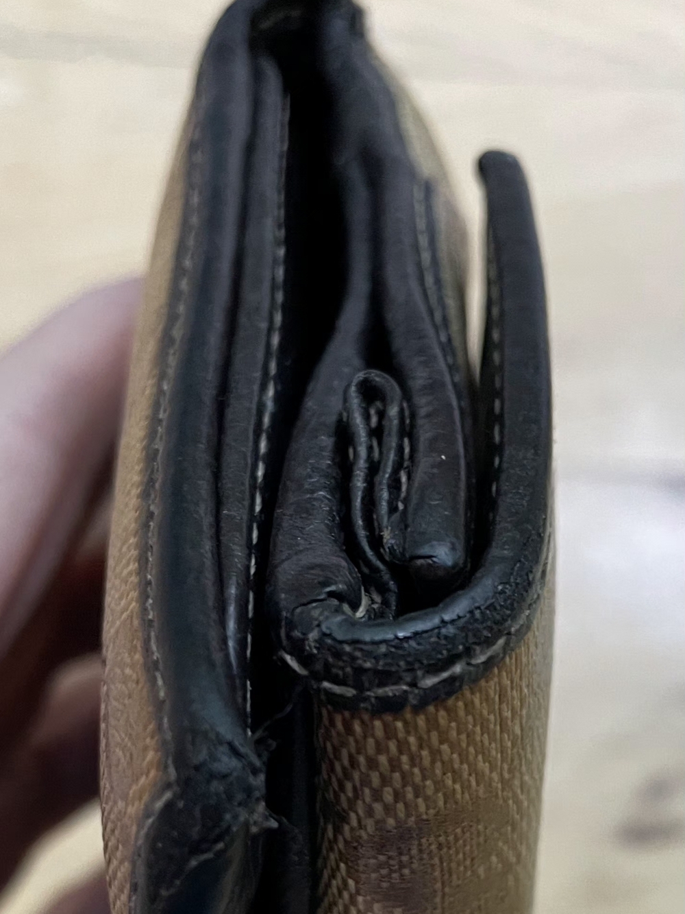 Gucci GG Canvas Continental Wallet - Picture 12 of 12